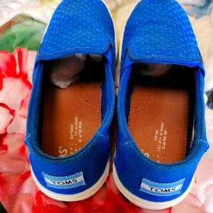 Tom's Boy Sneaker size 6